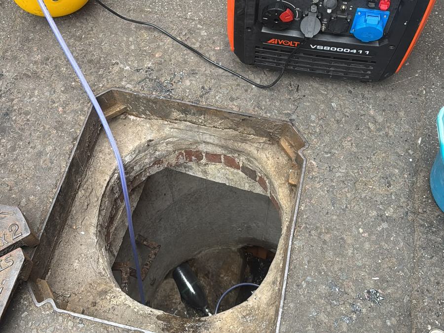 Survey kit and generator set up over an open chamber